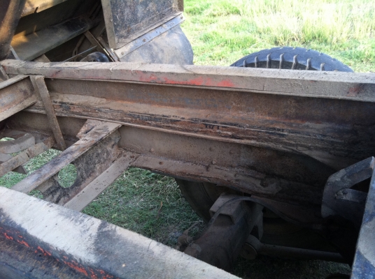 ---ขาย10ล้อหัวยาว เพลาเดียว ดัมพ์เกษตร เจ้าของเดียวตั้งแต่ป้ายแดง สวยพร้อมใช้ ---