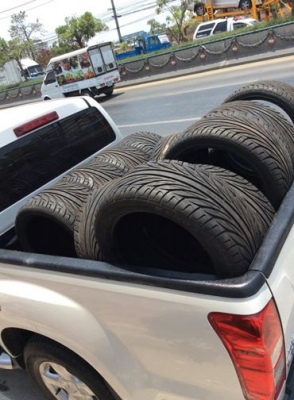 ขายยางไหม่ KENDA ปี12 เส้นละ 2300.- มีหลายเบอ ขายยางไหม่ KENDA ปี12 เส้นละ 2300.- มีหลายเบอ