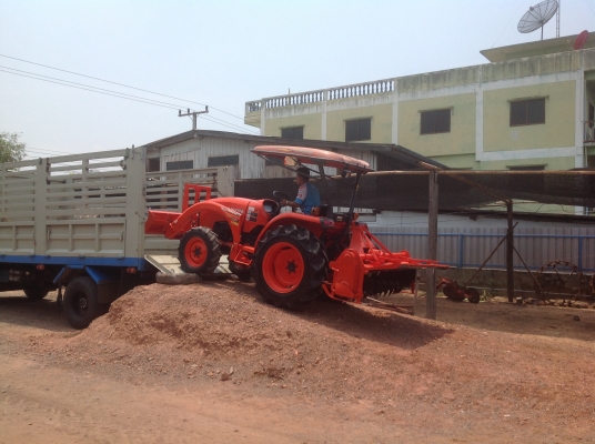 ปัญญาแทรคเตอร์มาแล้ว...คูโบต้า L3608 ใบมีดคานบน โรตาลี่ จัดส่ง อ.ทรายทองวัฒนา จ.กำแพงเพชร