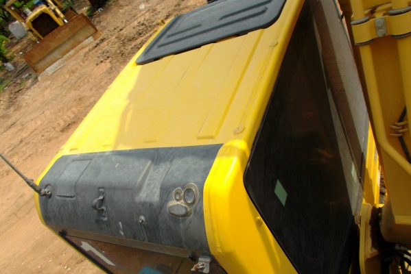 ขายด่วนรถแบคโฮKOMATSUPC200-8ขายดาวน์1000000บาท