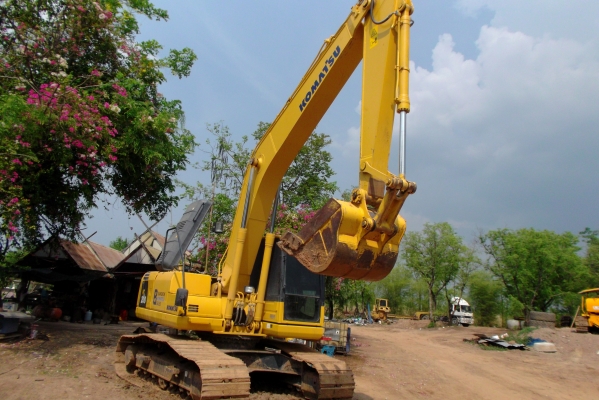 ขายด่วนรถแบคโฮKOMATSUPC200-8ขายดาวน์1000000บาท