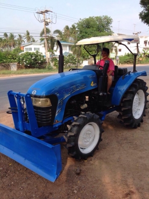 แทรกเตอร์แชมป์ 60 แรง สภาพดีเยี่ยม พร้อมใช้งาน เดิมๆทั้งคัน  มีผานดันหน้า เเละ จอบหมุน