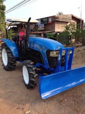 แทรกเตอร์แชมป์ 60 แรง สภาพดีเยี่ยม พร้อมใช้งาน เดิมๆทั้งคัน  มีผานดันหน้า เเละ จอบหมุน