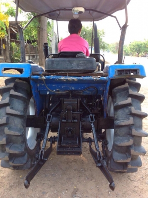 แทรกเตอร์แชมป์ 60 แรง สภาพดีเยี่ยม พร้อมใช้งาน เดิมๆทั้งคัน  มีผานดันหน้า เเละ จอบหมุน