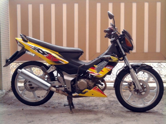 ขออนุญาติขาย Honda Sonic 125 CC. ล้อแม็ก สภาพสวย โอนให้ฟรี