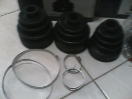 ขายยางหุ้มเพลาขับ Honda city type Z หรือใส่ Civic เตารีด ครบชุดครับ