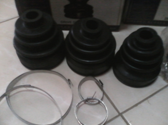 ขายยางหุ้มเพลาขับ Honda city type Z หรือใส่ Civic เตารีด ครบชุดครับ