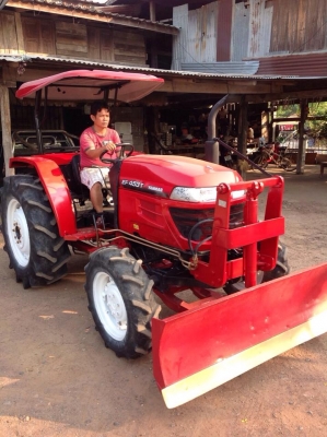 แทรกเตอร์ยันมาร์ 45 แรง สภาพดีเยี่ยม เดิมๆ ทั้งคัน มีใบดันหน้า เเละ จอบหมุน