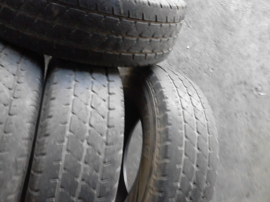 195R14   BRIDGESTONE LEO 677  โทร.081-427-3941