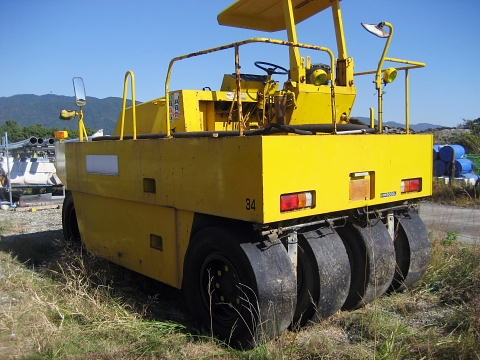 รถบดล้อยาง 7ล้อ SAKAI รุ่น T2