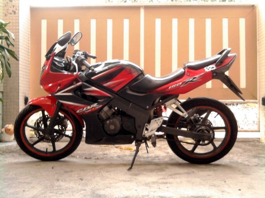 ขออนุญาติขาย HONDA CBR 150 ปี53 ตัวล่าสุด สตา์ร์ทมือ โอนให้ฟรี
