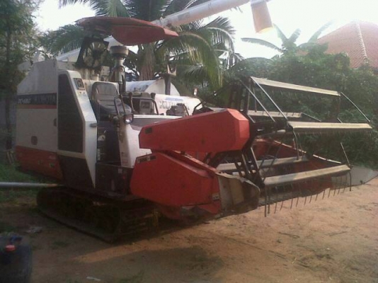 ขายรถเกี่ยวข้าว KUBOTA DC68 G อุ้ม ตัวพลัส ใช้งาน3นา สภาพดี พร้อมใช้งาน ช่วงล่างดี สภาพสวย