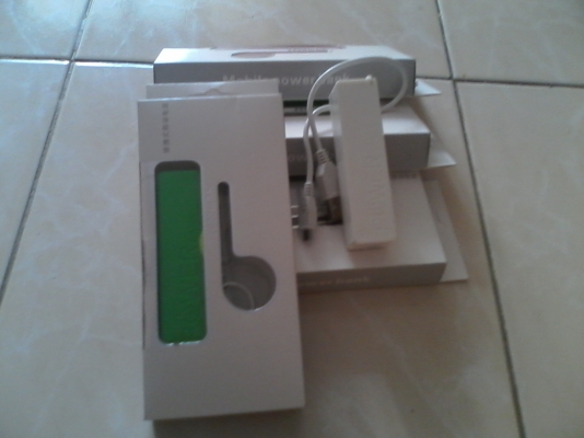 ขายที่ชาร์ตแบตมือถือสำรองขนาด 2600 mAh ขายที่ชาร์ตแบตมือถือสำรองขนาด 2600 mAh