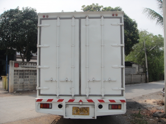 ISUZU NQR  175 แรง ปี53 ตู้ยาว 5.50 เมตร 3บาน สภาพสวยพร้อมใช้งาน