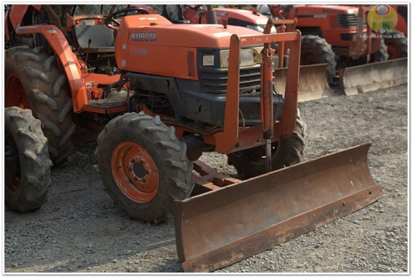 3 พ.ค 57 ยิ่งใหญ่กว่าเดิม งานประมูลเครื่องจักรกลการเกษตรมือสองที่ใหญ่ที่สุด 3 พ.ค 57 ยิ่งใหญ่กว่าเดิม งานประมูลเครื่องจักรกลการเกษตรมือสองที่ใหญ่ที่สุด