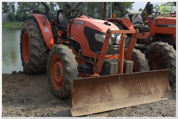 3 พ.ค 57 ยิ่งใหญ่กว่าเดิม งานประมูลเครื่องจักรกลการเกษตรมือสองที่ใหญ่ที่สุด 3 พ.ค 57 ยิ่งใหญ่กว่าเดิม งานประมูลเครื่องจักรกลการเกษตรมือสองที่ใหญ่ที่สุด