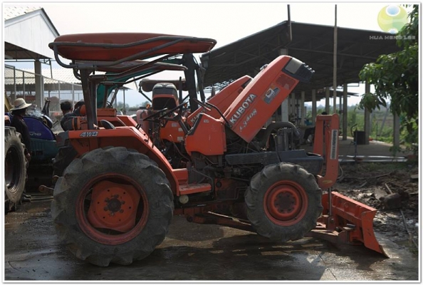 3 พ.ค 57 ยิ่งใหญ่กว่าเดิม งานประมูลเครื่องจักรกลการเกษตรมือสองที่ใหญ่ที่สุด 3 พ.ค 57 ยิ่งใหญ่กว่าเดิม งานประมูลเครื่องจักรกลการเกษตรมือสองที่ใหญ่ที่สุด