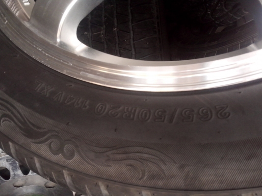 ขายเเม๊ก 20 นิ้ว ยางปี 2013 สวยเดิม ไม่มีริ้วรอย 265/50/20