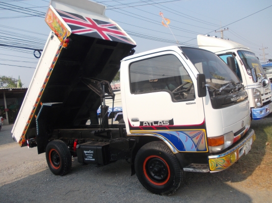 ขายรถ 4 ล้อ NISSAN