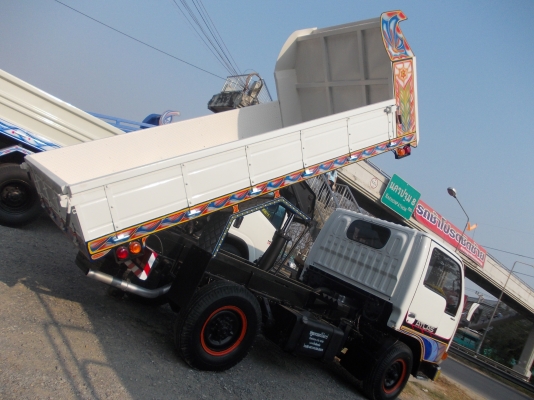 ขายรถ 4 ล้อ NISSAN