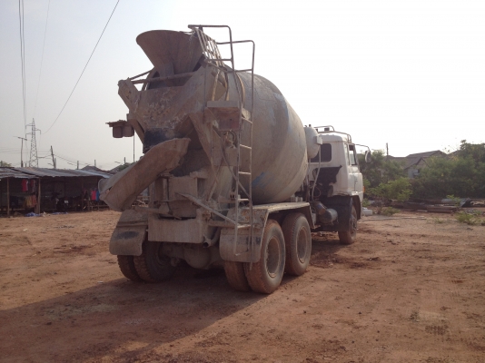 ขายรถปูน 10 ล้อ 5คิว