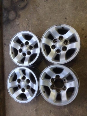 ขายเเม็ก Toyota 4x4 4WD ขอบ15 6รู139