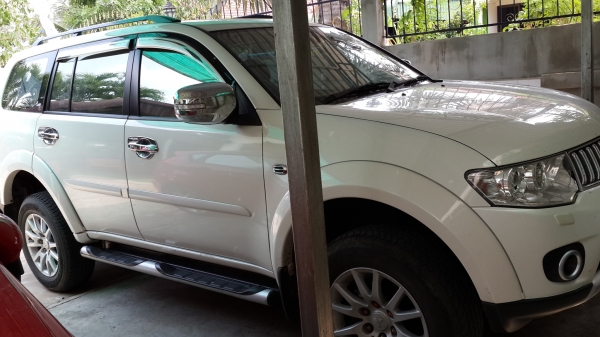 ขาย มิตซูบิชิ PAJERO SPORT 2.5 A.T เกียร์2ระบบ ใช้งานมือเดียว วิ่งน้อย 2012 สภาพสวย ท็อป รถเดิมๆๆ เครื่องดี