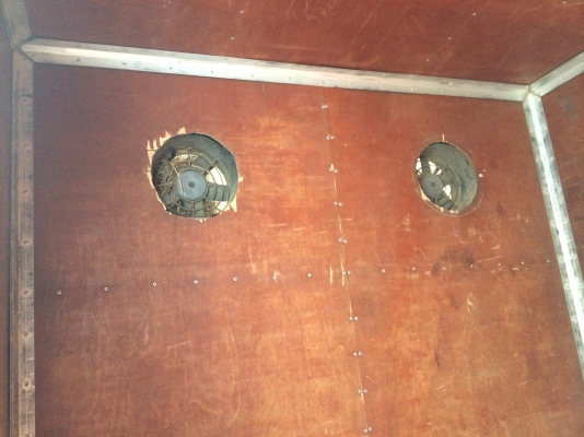 ขายตู้แห้งยกลงจาก 4 ล้อ NKR สภาพดีค่ะ ขายตู้แห้งยกลงจาก 4 ล้อ NKR สภาพดีค่ะ