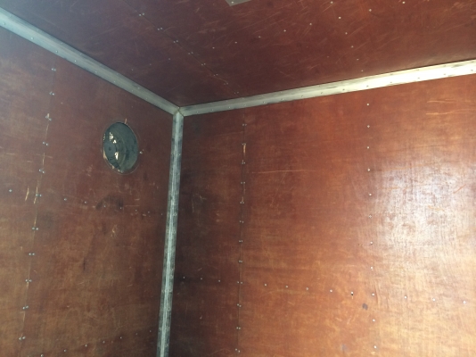 ขายตู้แห้งยกลงจาก 4 ล้อ NKR สภาพดีค่ะ ขายตู้แห้งยกลงจาก 4 ล้อ NKR สภาพดีค่ะ