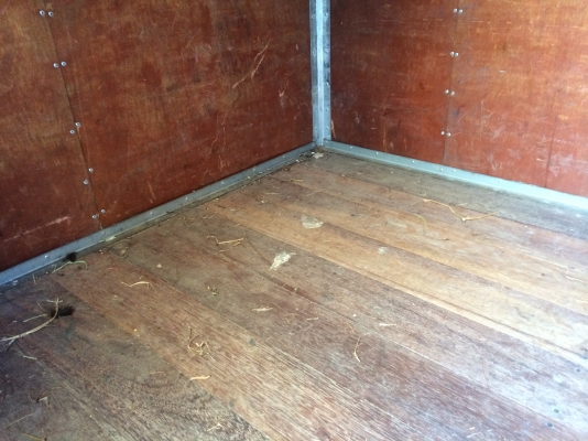 ขายตู้แห้งยกลงจาก 4 ล้อ NKR สภาพดีค่ะ ขายตู้แห้งยกลงจาก 4 ล้อ NKR สภาพดีค่ะ