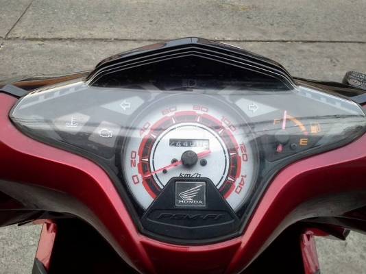 click i ปี 54 สีแดง ดำ ไมล์ขาว รถบ้าน สวย เดิมๆ เครื่องแน่น