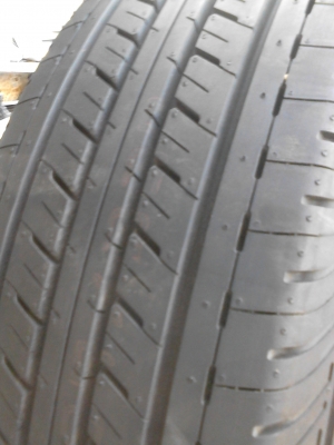 ยางใหม่ครับ ( มีเส้นเดียว ) 205/70R15  BRIDGESTONE DURAVIS R611  TEL.081-427-3941