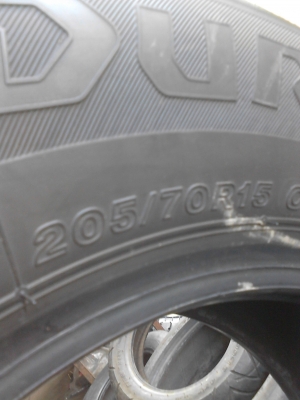 ยางใหม่ครับ ( มีเส้นเดียว ) 205/70R15  BRIDGESTONE DURAVIS R611  TEL.081-427-3941