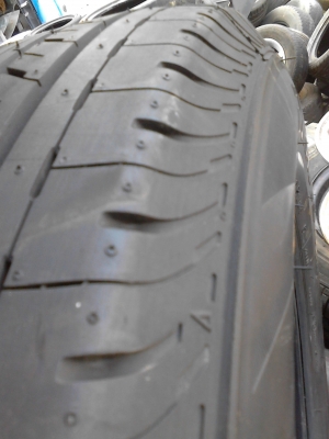 ยางใหม่ครับ ( มีเส้นเดียว ) 205/70R15  BRIDGESTONE DURAVIS R611  TEL.081-427-3941