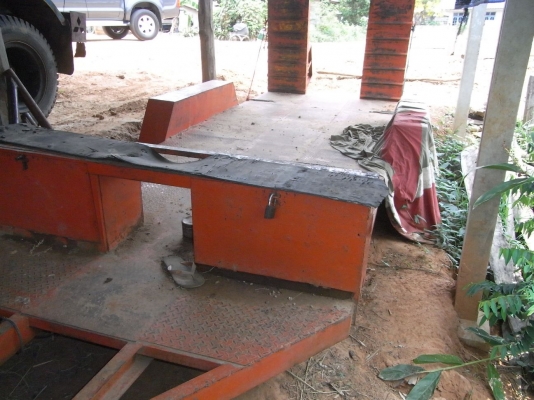 รถไถพร้อมรถเกี่ยวข้าวรถพ่วงพร้อม