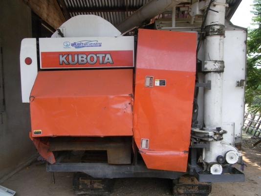 รถไถพร้อมรถเกี่ยวข้าวรถพ่วงพร้อม