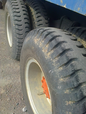 ขายสิบล้อดั้ม Isuzu  210แรง สภาพพร้อมใช้งานได้100\%จดทะเบียนปี44