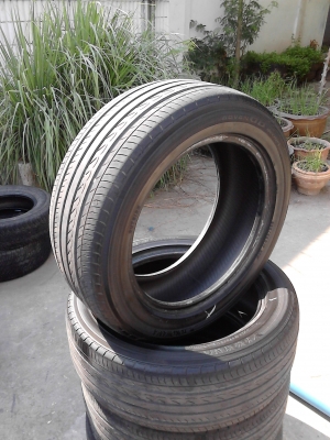225/55R17  YOKOHAMA  ADVANCE db  มีชุด 4 เส้น โทร.081-427-3941