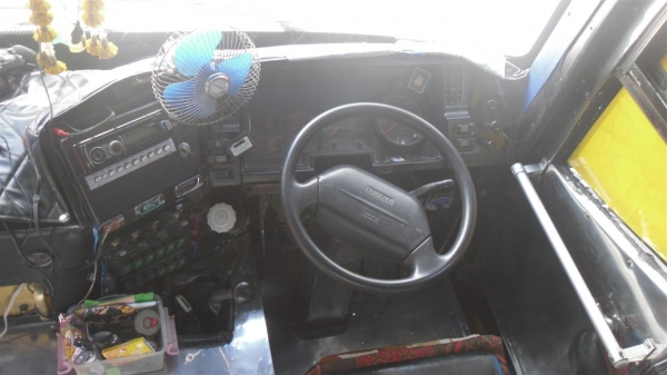 ขายด่วน!รถบัสพัดลม 10 เมตร พร้อมใช้งาน ขายด่วน!รถบัสพัดลม 10 เมตร พร้อมใช้งาน