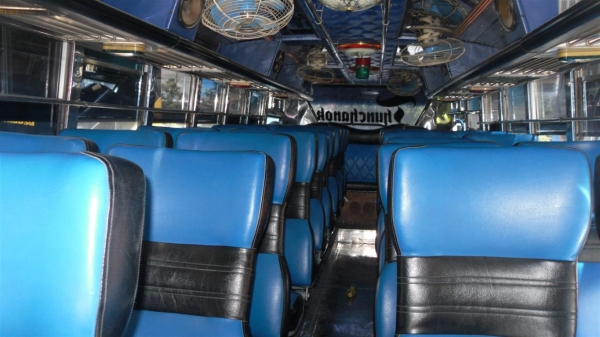 ขายด่วน!รถบัสพัดลม 10 เมตร พร้อมใช้งาน ขายด่วน!รถบัสพัดลม 10 เมตร พร้อมใช้งาน