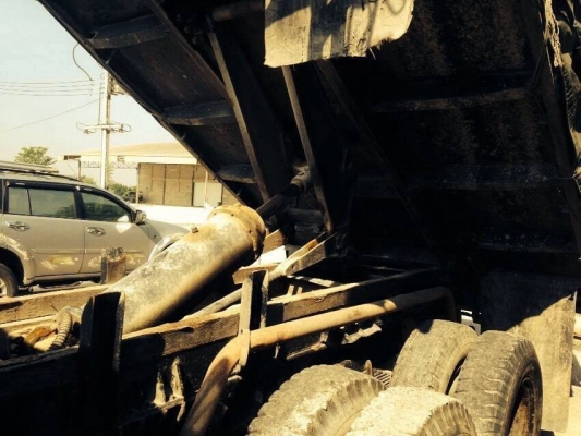 ขาย 10 ล้อหัวยาว เพลาเดียวดั้ม เครื่อง 6BD1 165 แรงม้าปั้มลม เกียร์ร็อคกี้ ช่วงล่าง FUSO  พวงมาลัยพาวเวอร์ เบรคลมดัน ทะเบียนพร้อมโอน