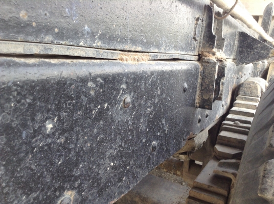 ขาย 10 ล้อหัวยาว เพลาเดียวดั้ม เครื่อง 6BD1 165 แรงม้าปั้มลม เกียร์ร็อคกี้ ช่วงล่าง FUSO  พวงมาลัยพาวเวอร์ เบรคลมดัน ทะเบียนพร้อมโอน