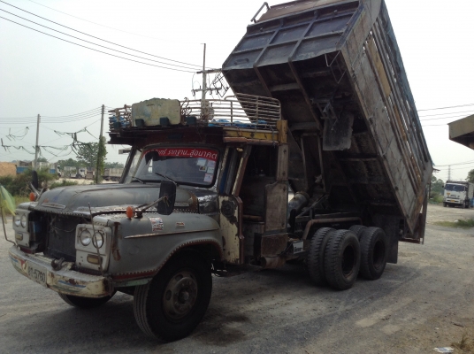 ขาย 10 ล้อหัวยาว เพลาเดียวดั้ม เครื่อง 6BD1 165 แรงม้าปั้มลม เกียร์ร็อคกี้ ช่วงล่าง FUSO  พวงมาลัยพาวเวอร์ เบรคลมดัน ทะเบียนพร้อมโอน