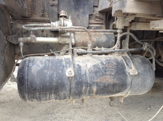 ขาย 10 ล้อหัวยาว เพลาเดียวดั้ม เครื่อง 6BD1 165 แรงม้าปั้มลม เกียร์ร็อคกี้ ช่วงล่าง FUSO  พวงมาลัยพาวเวอร์ เบรคลมดัน ทะเบียนพร้อมโอน