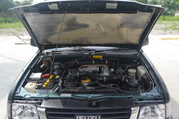 ISUZU DRANGON EYE 1997 เครื่อง2.5 ขายรถสวย พวงมาลัยพาวเวอร์ เครื่องวิ่งดี เกียร์,ช่วงล่าง ใช้งานปกติ แอร์เย็น ล้อMAX รถชับดีมาก สีสวย สภาพเบาะ,พวงมาลัยสมบูรณ์ การันตีรถสวย จัดไฟแนนได้