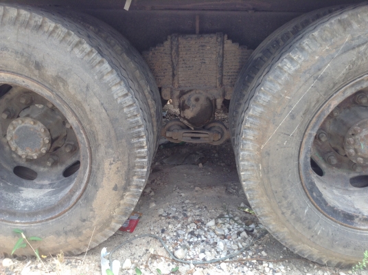 ขาย 10 ล้อเพลาเดียว KT925 พื้นเรียบ เครื่อง EH700 168 HP ช่วงล่างลูกหมากร้อย เบรคทิฟฟี่ ยาง 70\% ทะเบียนพร้อมแจ้ง ม79 ให้