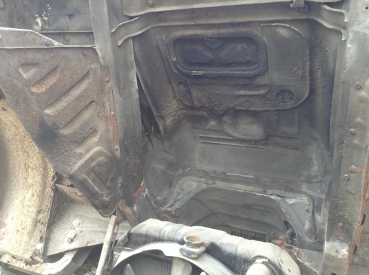 ขาย 10 ล้อเพลาเดียว KT925 พื้นเรียบ เครื่อง EH700 168 HP ช่วงล่างลูกหมากร้อย เบรคทิฟฟี่ ยาง 70\% ทะเบียนพร้อมแจ้ง ม79 ให้