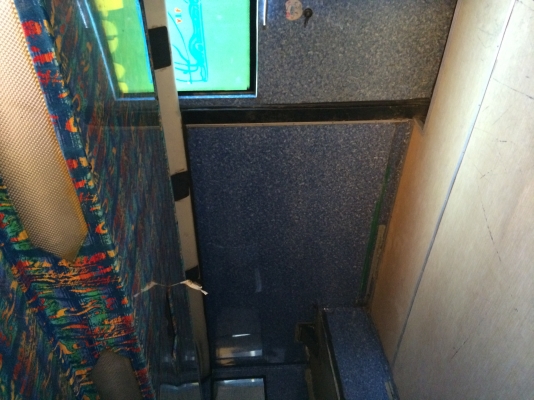 ขายรถบัส 6 ล้อ คัสซี Hino เครื่อง Hino F17C