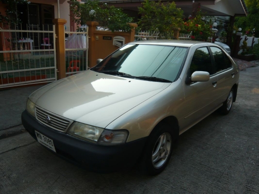 SUNNY 1.6 SUPER SALOON รถบ้านสภาพพร้อมใช้งานทันที