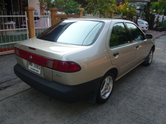 SUNNY 1.6 SUPER SALOON รถบ้านสภาพพร้อมใช้งานทันที